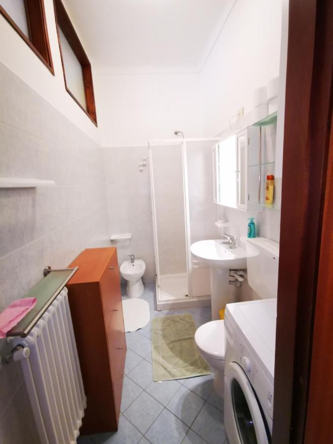 Torres Rojas Apartment Ivrea Bagian luar foto