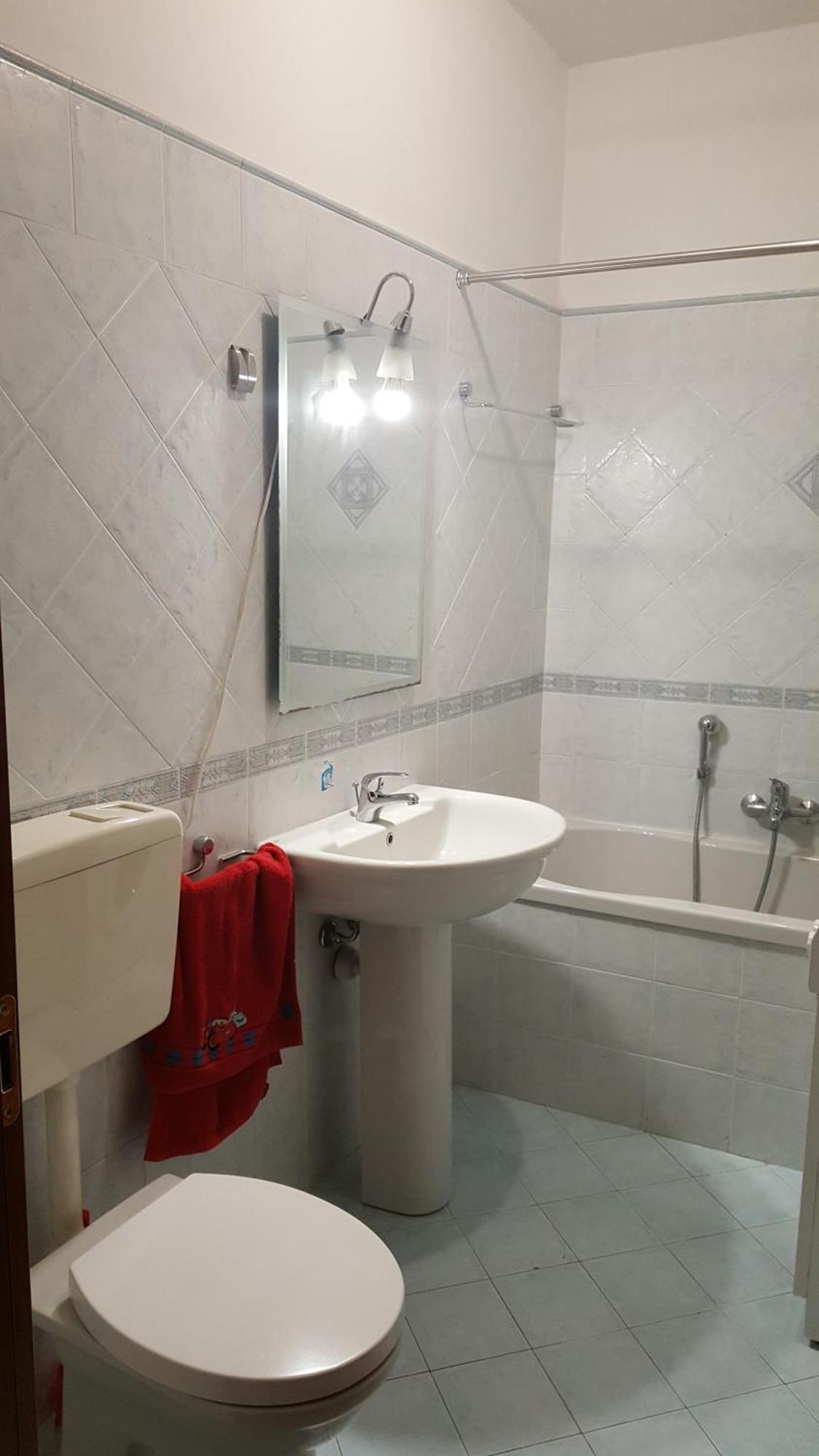 Torres Rojas Apartment Ivrea Bagian luar foto