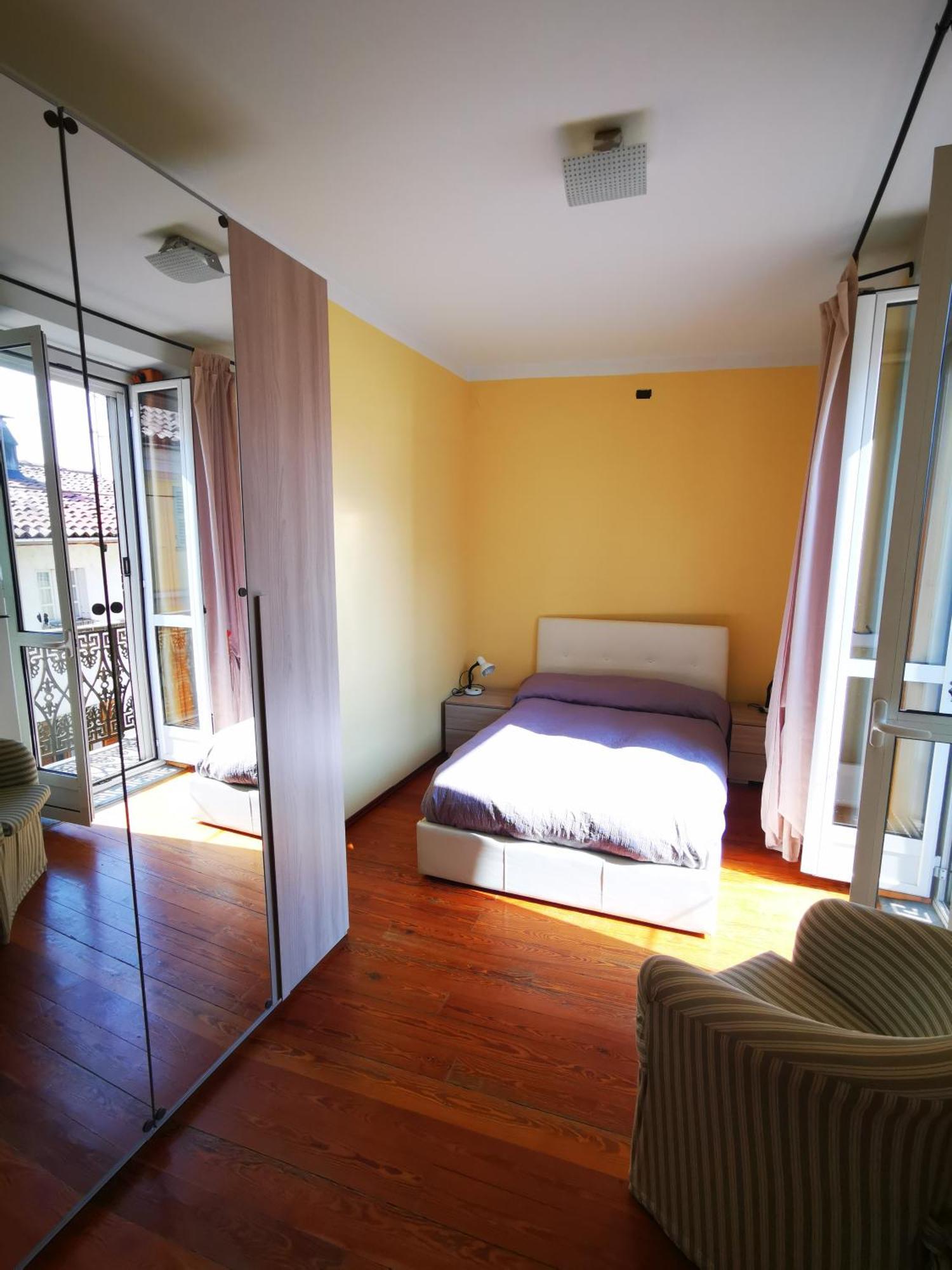 Torres Rojas Apartment Ivrea Bagian luar foto