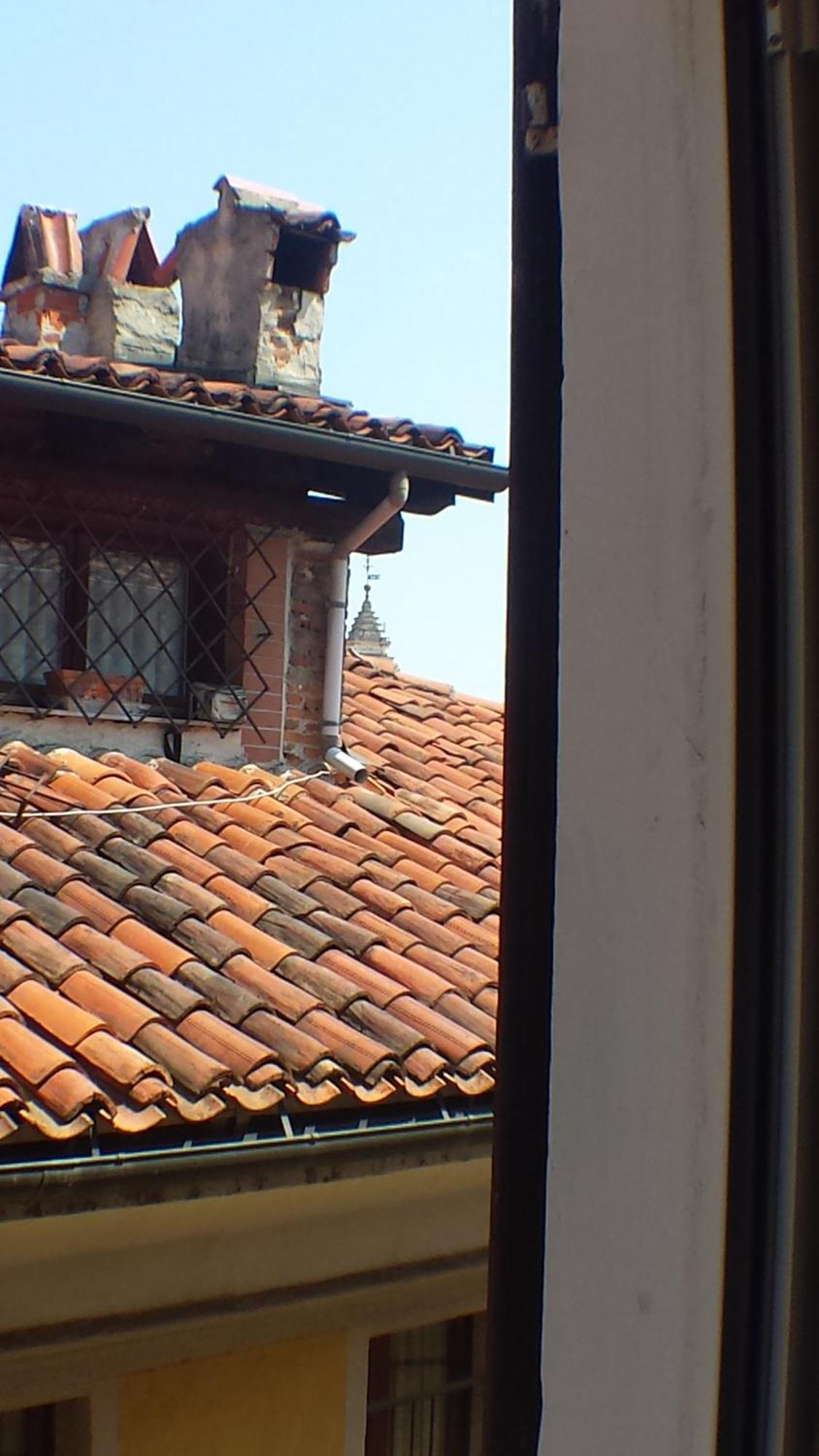 Torres Rojas Apartment Ivrea Bagian luar foto