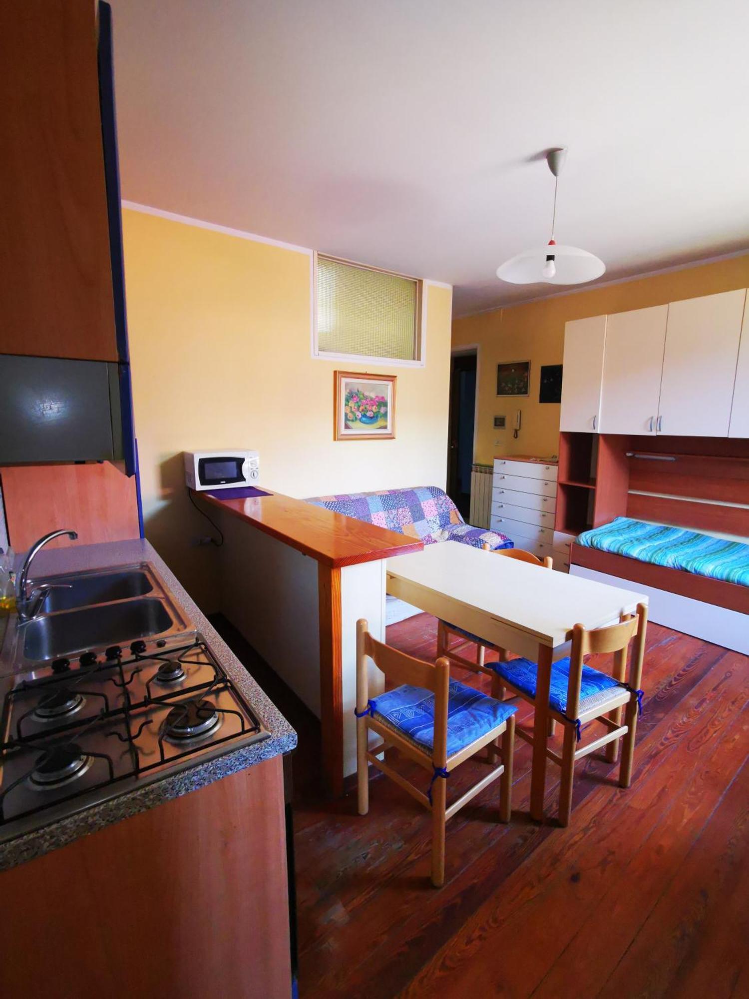 Torres Rojas Apartment Ivrea Bagian luar foto