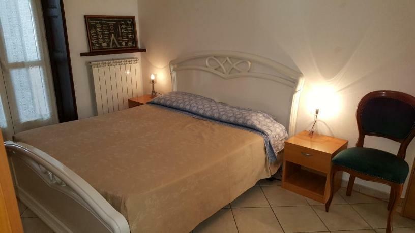 Torres Rojas Apartment Ivrea Bagian luar foto